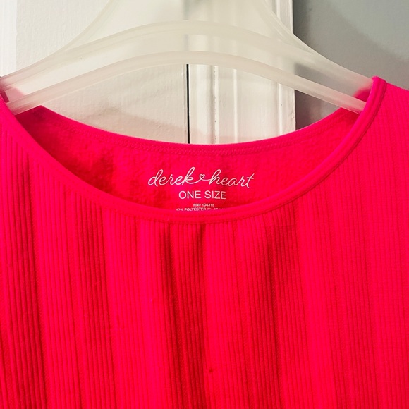 Derek Heart Hot Pink Ribbed Top - Picture 3 of 4